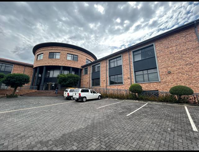 1,385M² OFFICE TO LET IN RIVONIA